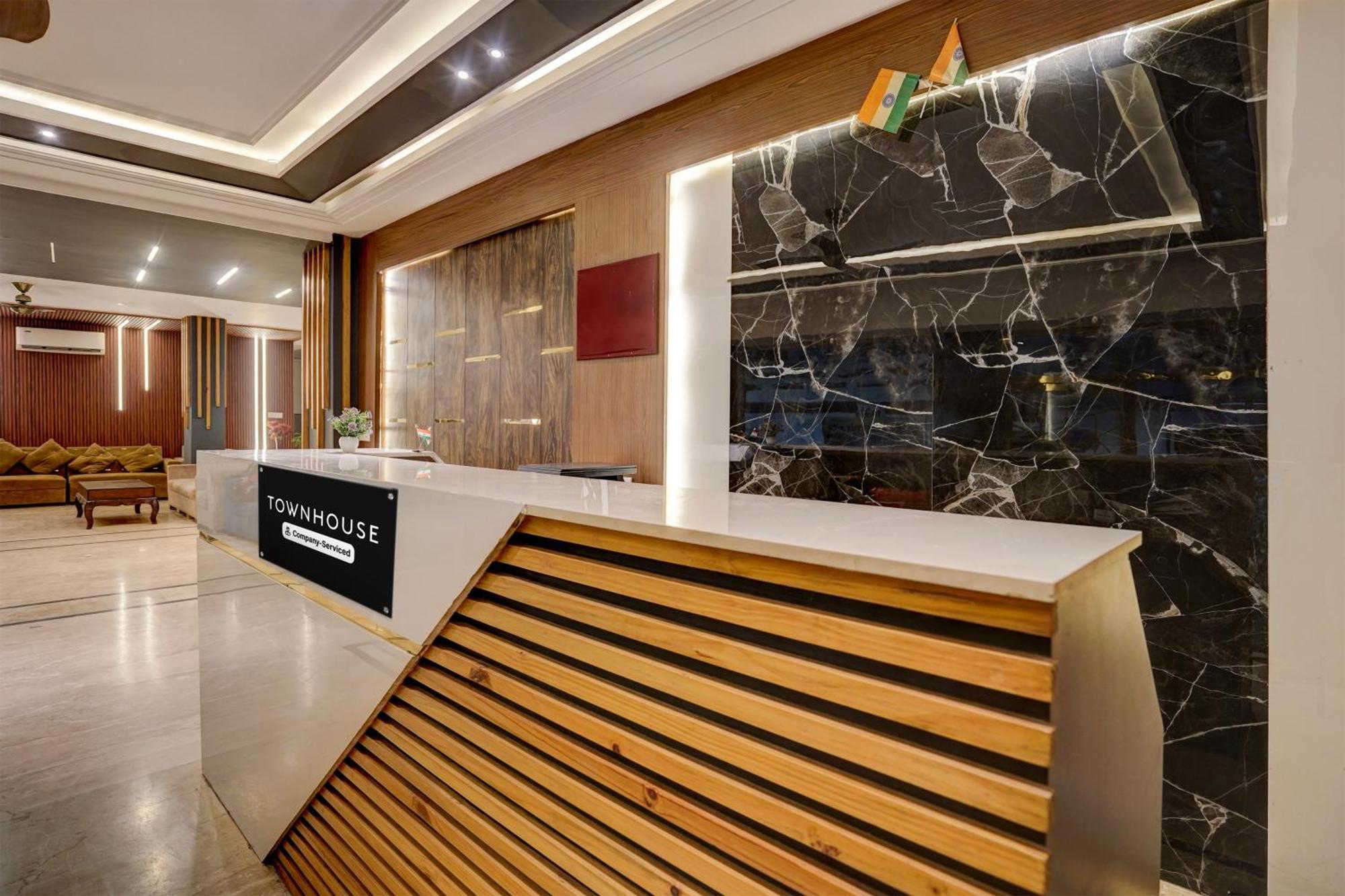 Super Townhouse Airport Road Delhi Otel Yeni Delhi Dış mekan fotoğraf