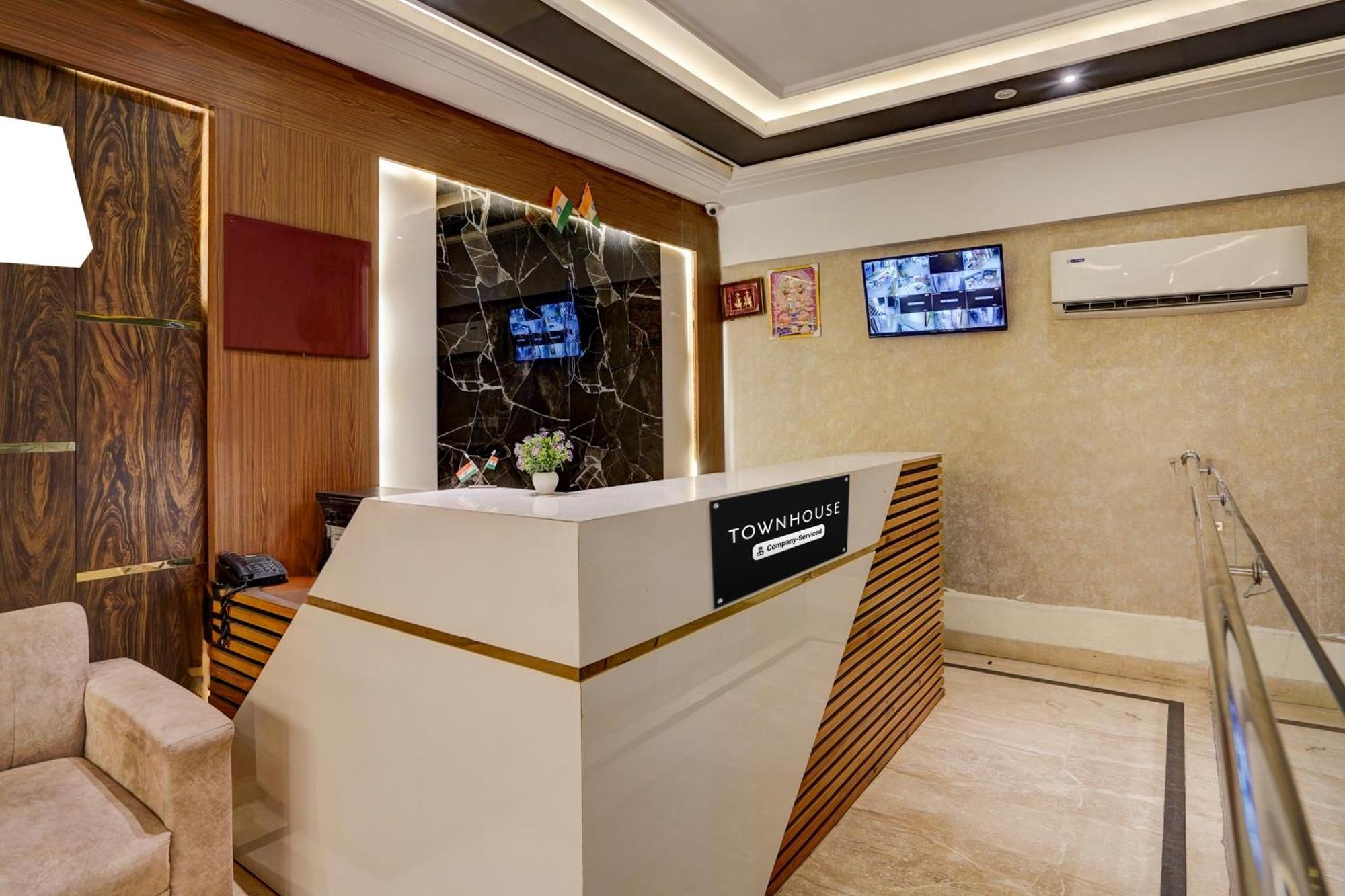 Super Townhouse Airport Road Delhi Otel Yeni Delhi Dış mekan fotoğraf